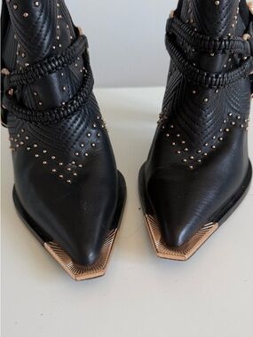 Ivy Kirzhner Women’s Black Leather Heeled Ankle Boots Gold Details Size 7.5M